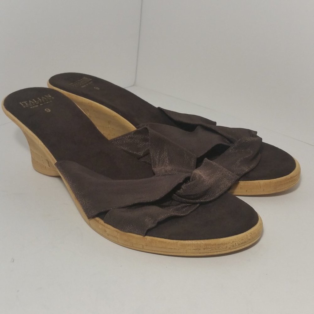 Italian Shoemakers faux suede slide sandals sz 9